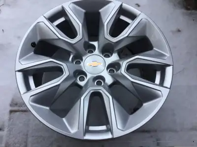 Chevrolet SILVERADO - GMC Sierra ( 4 Mags 20 pouces + 4 TPMS ) Neuf - Take off . Prix 1195$ ferme ....