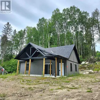 IMMEDIATE POSSESSION!\r\nPrivate setting. 3 bedrooms. 4 seasons chalet brand new with loft. Waterfro...
