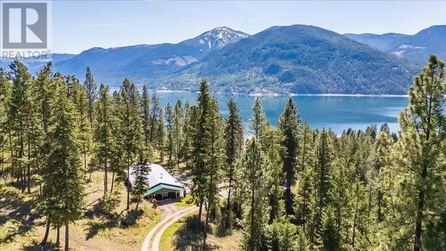 7465 Broadwater Road Castlegar, British Columbia in Houses for Sale in Nelson - Image 11