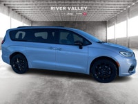 ADAPTIVE CRUISE CONTROL, POWER LIFTGATE, HEATED FRONT SEATS, HEATED STEERING WHEEL, REMOTE ENGINE ST... (image 1)