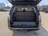The pre-owned 2017 Toyota 4Runner Limited V6 in Midnight Black Metallic with a Graphite interior del... (image 5)
