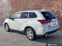 Come see this 2018 Mitsubishi Outlander ES before it's too late! * This Mitsubishi Outlander is a Ba... (image 2)