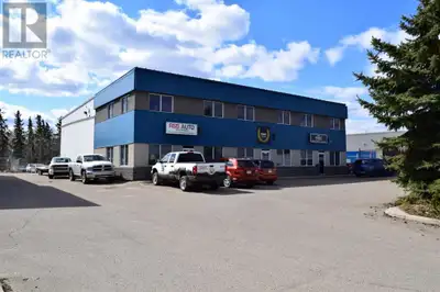 Now Available for Lease — Unit 3, 8121 49 Avenue Close, Red DeerLocated in the desirable Northlands...