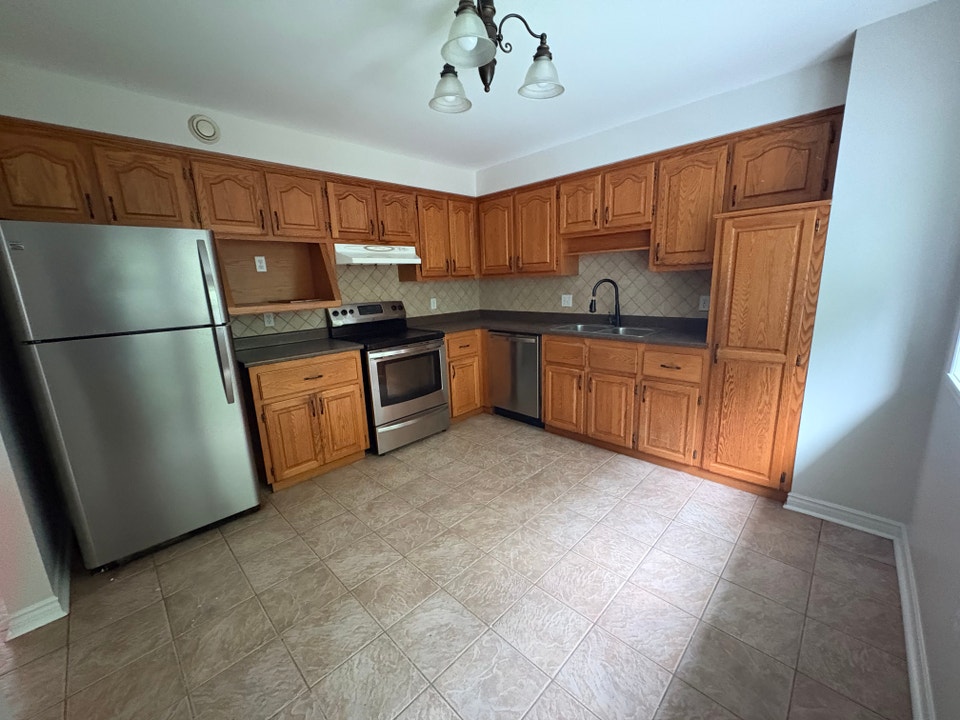 3 Bedroom End Unit Townhouse in Russell Lake Dartmouth 4