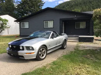 2005 Mustang GT Convertible, V8 engine, Automatic Leather seats, power windows, power top, Cruise co...