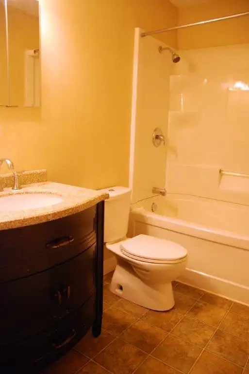 ** 3 FREE Parking Spaces**  Family Friendly *Monthly Lease in Long Term Rentals in Moncton - Image 5