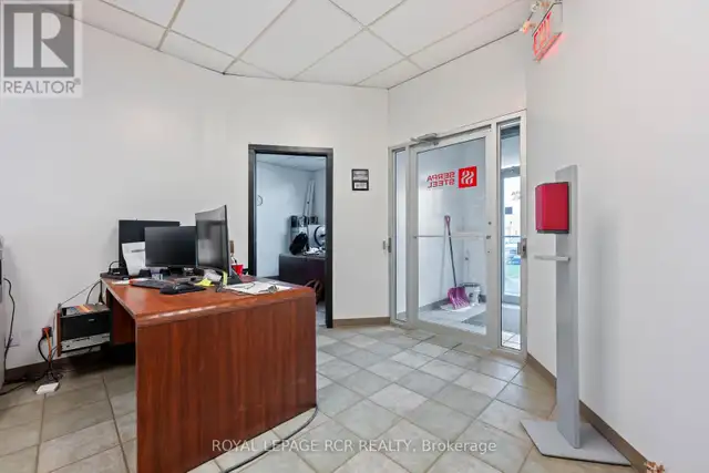 2B - 10 CENTENNIAL ROAD Orangeville, Ontario in Commercial & Office Space for Rent in Oakville / Halton Region - Image 5