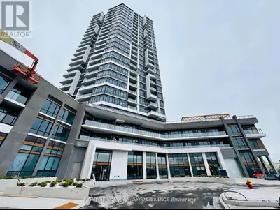 Excellent room size with beautiful kitchen with stainless steel appliances, Ensuite laundry, Laminat...