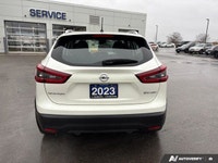 Recent Arrival! New Price! Pearl White 2023 Nissan Qashqai SV AWD CVT with Xtronic 2.0L DOHC APPLE C... (image 4)