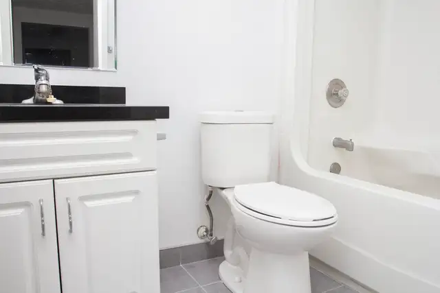 173 King St. in Waterloo | 1 MRF | Steps to Laurier University! in Room Rentals & Roommates in Kitchener / Waterloo - Image 11