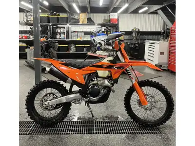2025 KTM 250 XC-F KTM 250 XC-F 2025 Les photos peuvent être à titre indicatif et sans inscription. L...