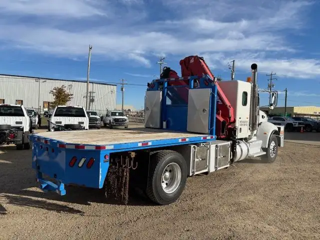 2015 Peterbilt PB348 Picker Truck in Heavy Trucks in St. Albert - Image 9