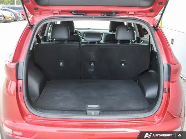 2020 Kia Sportage EX AWD | Apple CarPlay | Blind Spot in Cars & Trucks in London - Image 15