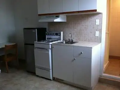 Studio - 6 - Sainte-Foy - 1 Salle(s) de Bain - 148 PC - $690 /mo DISPONIBLE le 1er septembre Idéal p...