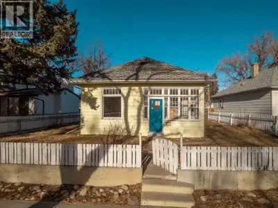 Prime London Road investment opportunity! This 1,000+ sq. ft. bungalow offers 3 bedrooms, 1 bathroom...