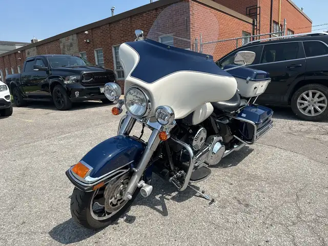 2012 Harley-Davidson Electra Glide ~ ELECTRA GLIDE ~ POLICE ~ 10 in Sport Touring in City of Toronto - Image 4