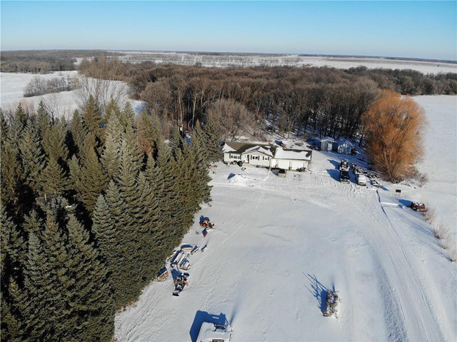33167 245 Road Stephenfield, Manitoba in Houses for Sale in Portage la Prairie - Image 2
