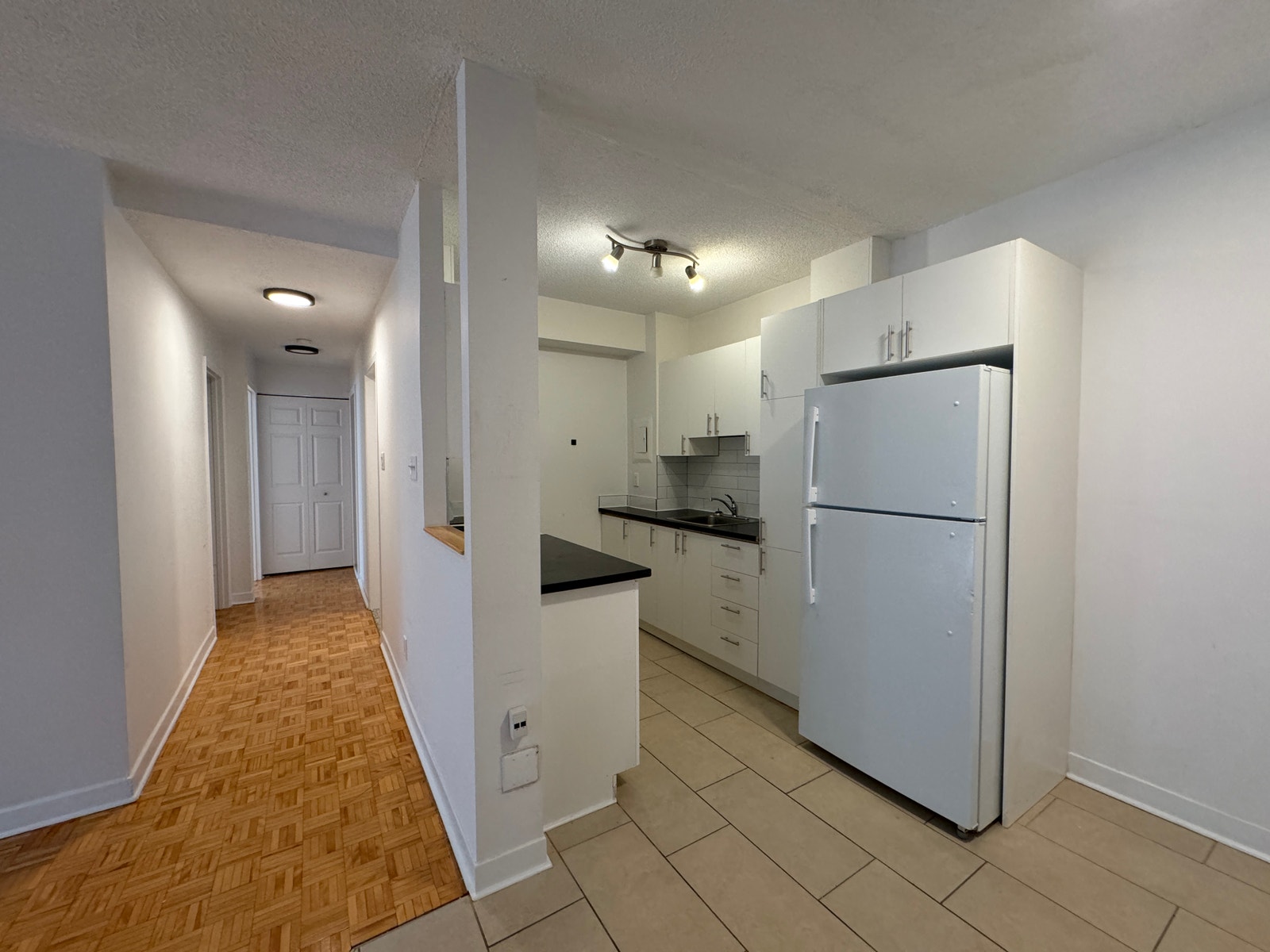 281 Riverside Drive — photo 2