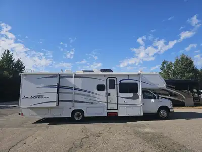 C Class Jamboree Sport 31M. Triton V10 E450, 5 speed automatic, 32 feet long. Two slides and can sle...