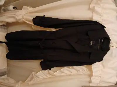 RAINTAMER LINED TRENCH COAT BLACK SIZE 40 GOOD USED CONDITION EAST REGINA PICKUP