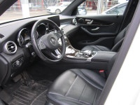 PREMIUM AMG PACKAGE. FINISHED IN WHITE WITH BLACK INTERIOR. AMG ALLOY WHEELS WITH NEW TIRES, PANORAM... (image 5)