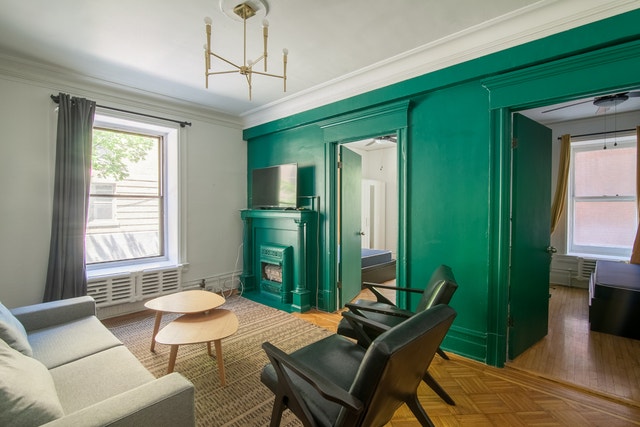 1245 Rue St Marc — photo 2