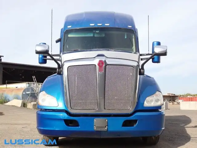 2020 Kenworth T680 in Heavy Equipment in Longueuil / South Shore - Image 3