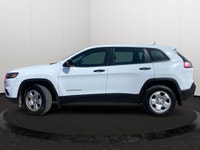 This Jeep Cherokee has a strong Regular Unleaded V-6 3.2 L/198 engine powering this Automatic transm... (image 1)