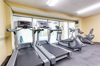 3 Bed, 2.5 Bath, Spacious, Air-Conditioned, Recently Renovated Kitchen, Unit Available! Contact us a... (image 3)