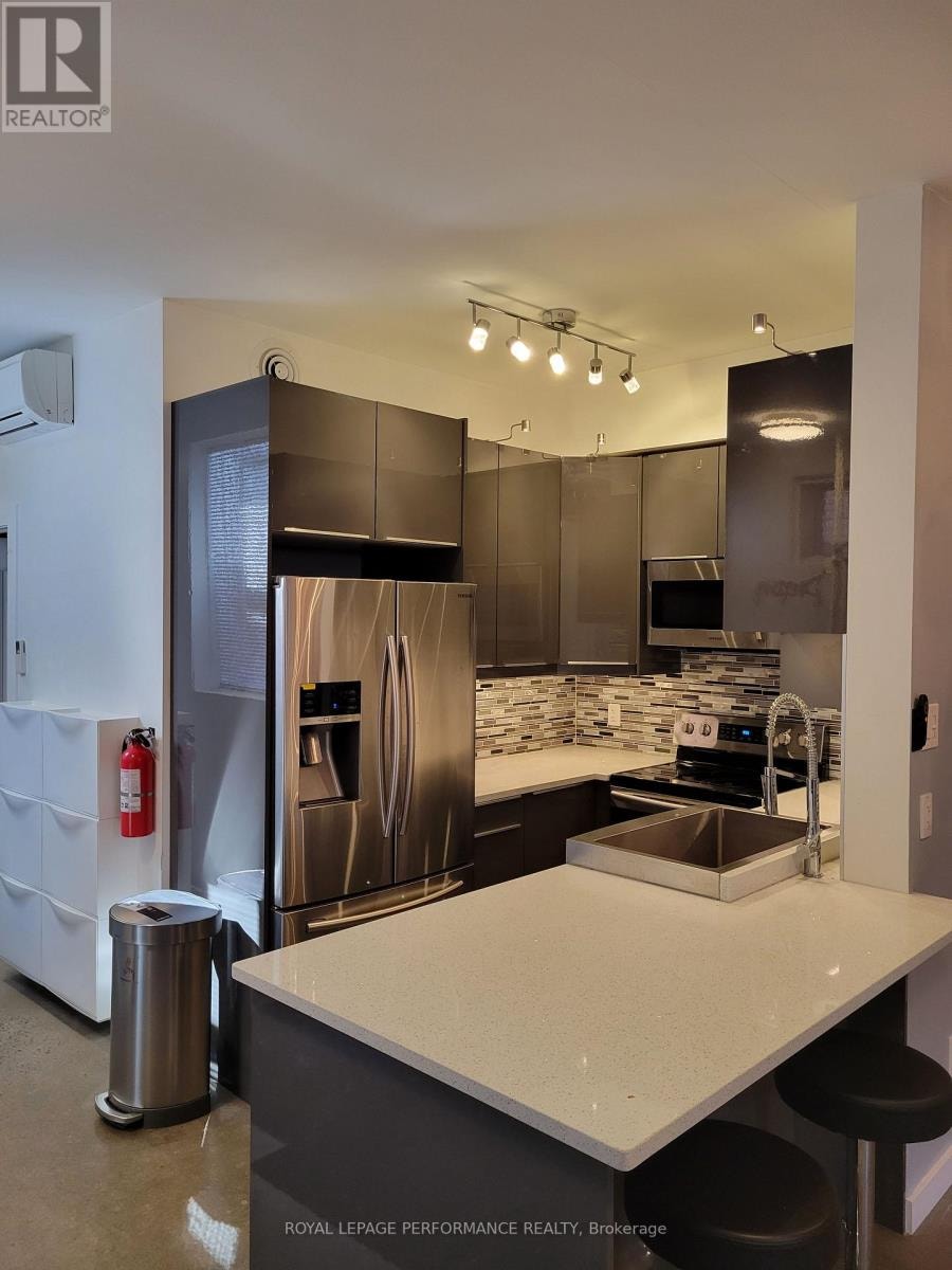 UNIT B - 82 THIRD AVENUE Ottawa, Ontario 5