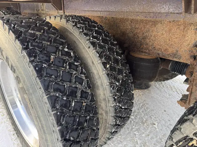 2005 PETERBILT 378 in Heavy Trucks in Saskatoon - Image 61