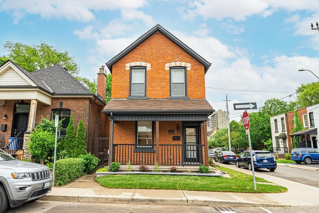 103 Pearl Street S Hamilton, Ontario in Houses for Sale in Hamilton