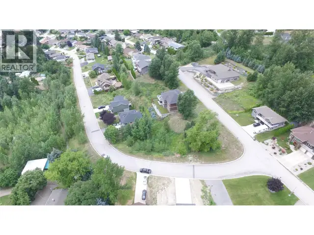 928 8th Street Montrose, British Columbia in Land for Sale in Nelson - Image 6