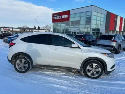 One owner! New arrival. The 2020 Honda HR-V is known for its versatile interior, great fuel economy...