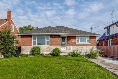 - Three spacious, bright bedrooms on a private main-level unit - 1233 sqft space - Laminate flooring...