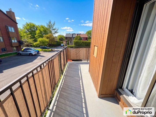 $359,000 - Condominium for sale in Longueuil (Vieux-Longueuil) — photo 2
