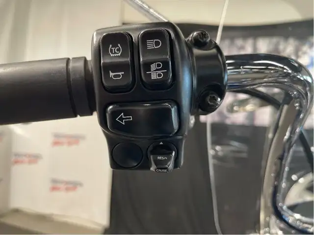 2022 Harley-Davidson Freewheeler CANADIAN TRIKE/LOW KM/$66 WEEKL in Street, Cruisers & Choppers in North Bay - Image 14