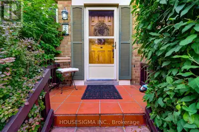 22 GWENDOLEN AVENUE Toronto (Lansing-Westgate), Ontario