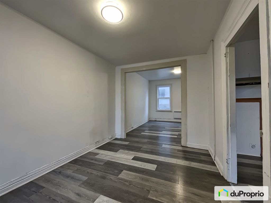 $575,000 - Triplex for sale in Saint-Roch — photo 2