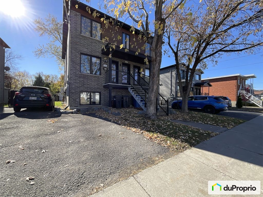 $450,000 - Condominium for sale in Longueuil (Vieux-Longueuil) — photo 1