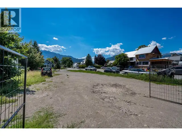 200 Third Street E Revelstoke, British Columbia in Land for Sale in Revelstoke - Image 14