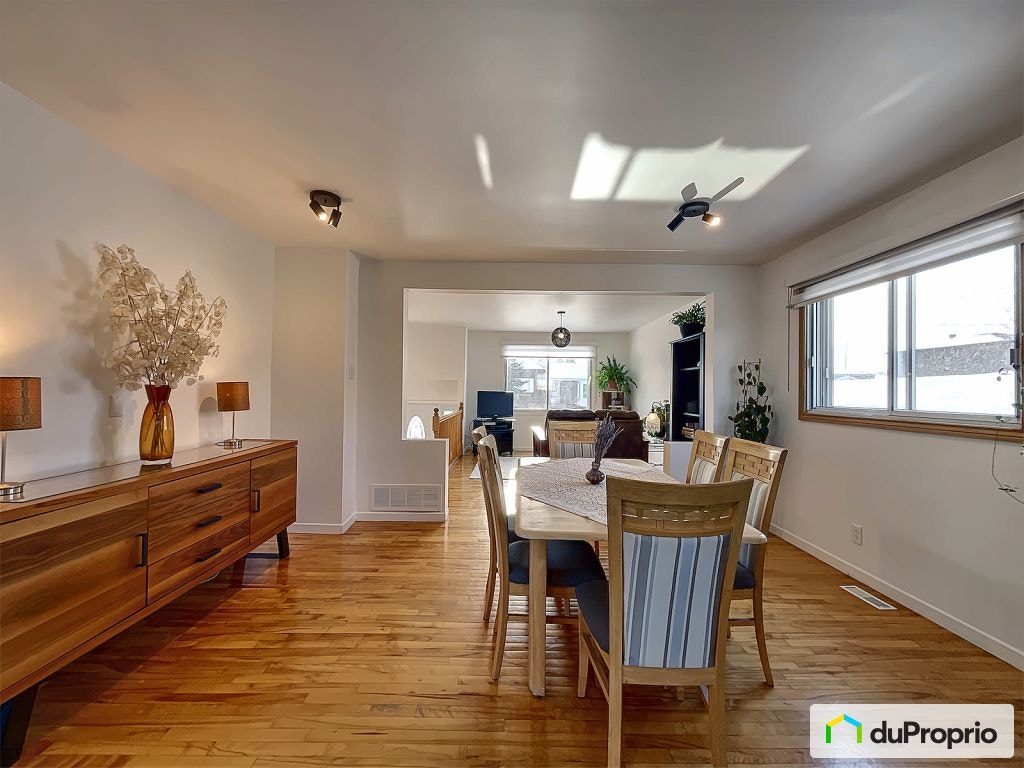 $520,000 - Bungalow for sale in Longueuil (St-Hubert) — photo 2