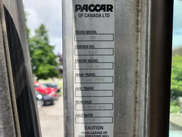 2013 Kenworth T370 26' Box, Reefer, Tandem, PX 8, 300HP, Ramp in Heavy Trucks in Calgary - Image 14