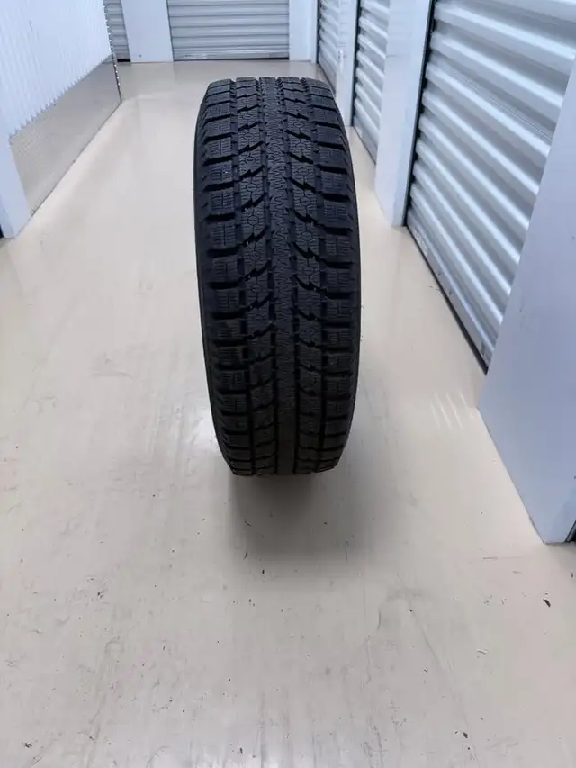 Dodge/ Chrysler rim and tire Toyo Observe Tire 235/65 R18 in Tires & Rims in Mississauga / Peel Region - Image 3