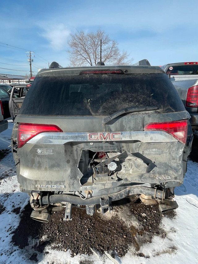 2018 GMC Acadia for PARTS ONLY in Auto Body Parts in Calgary - Image 3