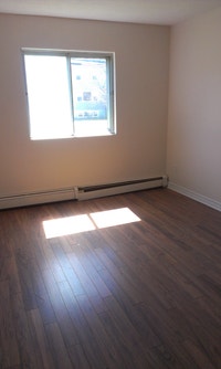 129 Albro Lake Road These large apartments are conveniently located on Albro Lake Road in Dartmouth.... (image 3)