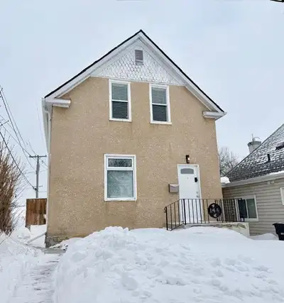 D22//Brandon/Welcome to 144 Rideau St. This new-to-market, absolutely perfect two-bedroom, one-bathr...