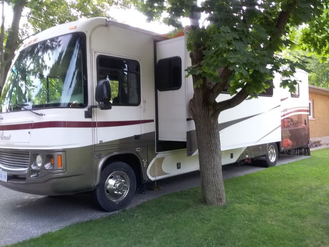CERTIFIED 2004 Georgie Boy Pursuit Class A Motor Home in RVs & Motorhomes in Leamington - Image 3