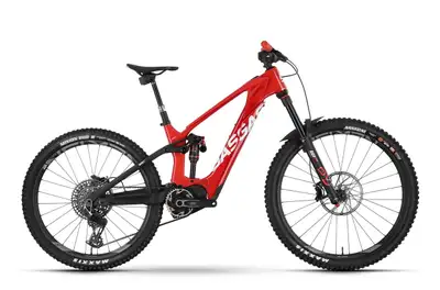 Engine Type: SRAM Eagle Powertrain Drive Unit, 250 W, 90 Nm Battery: SRAM Eagle Powertrain, 630 Wh C...