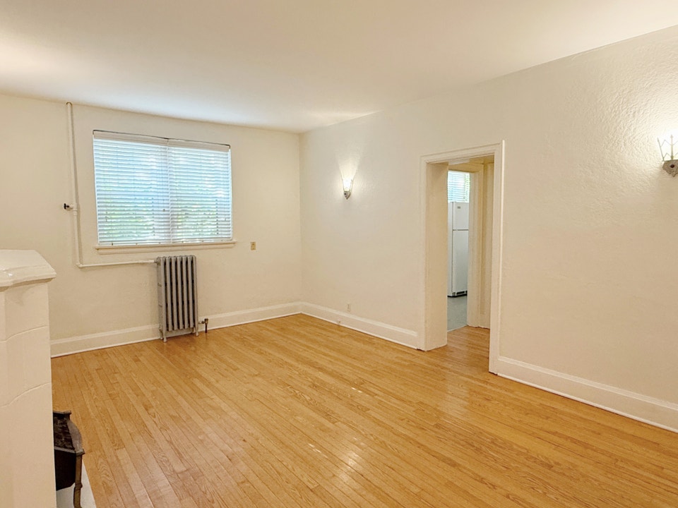 NOV 1ST!!! **HISTORICAL** 2bdrm $1499 3